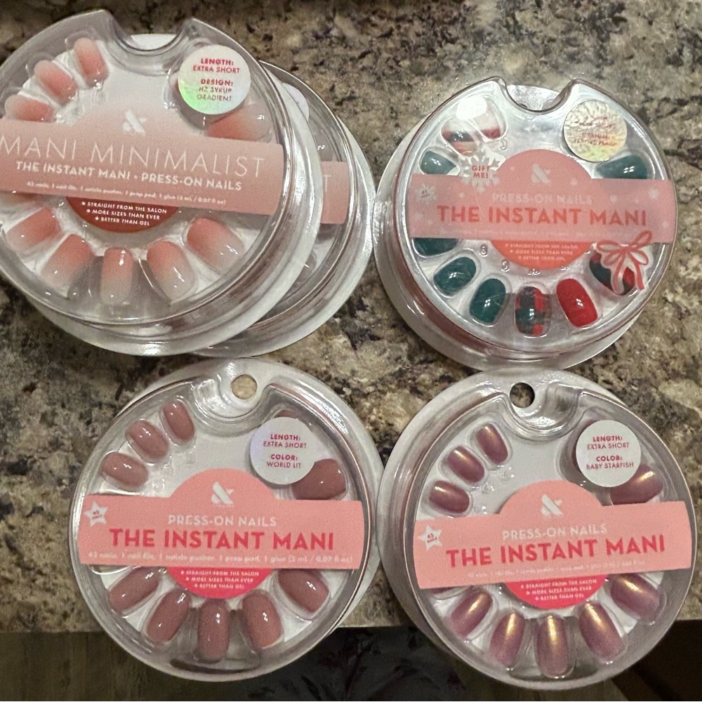 5 Sets of Press-On Nails Set Instant Manis - package never opened